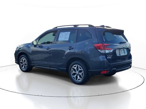 Used 2021 Subaru Forester Premium w/ Popular Package #1 image 4