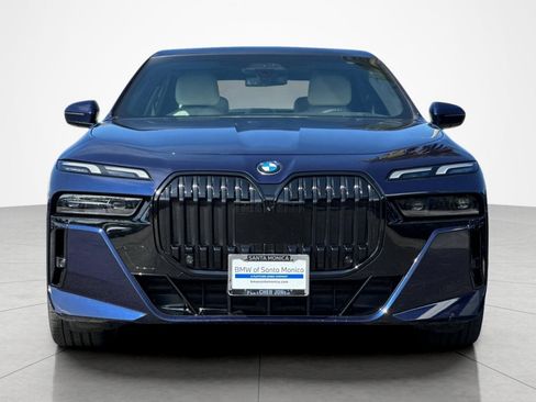 Used 2023 BMW 760i xDrive AWD/4WD image 8