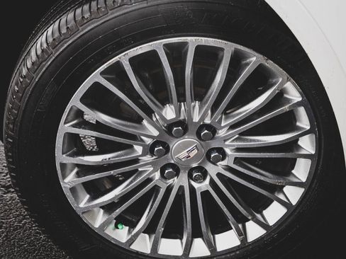 Used 2017 Cadillac XT5 Platinum w/ Driver Assist Package image 25