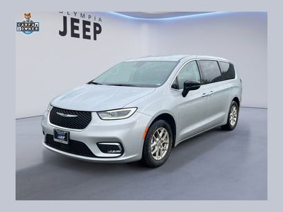 Certified 2024 Chrysler Pacifica Touring-L