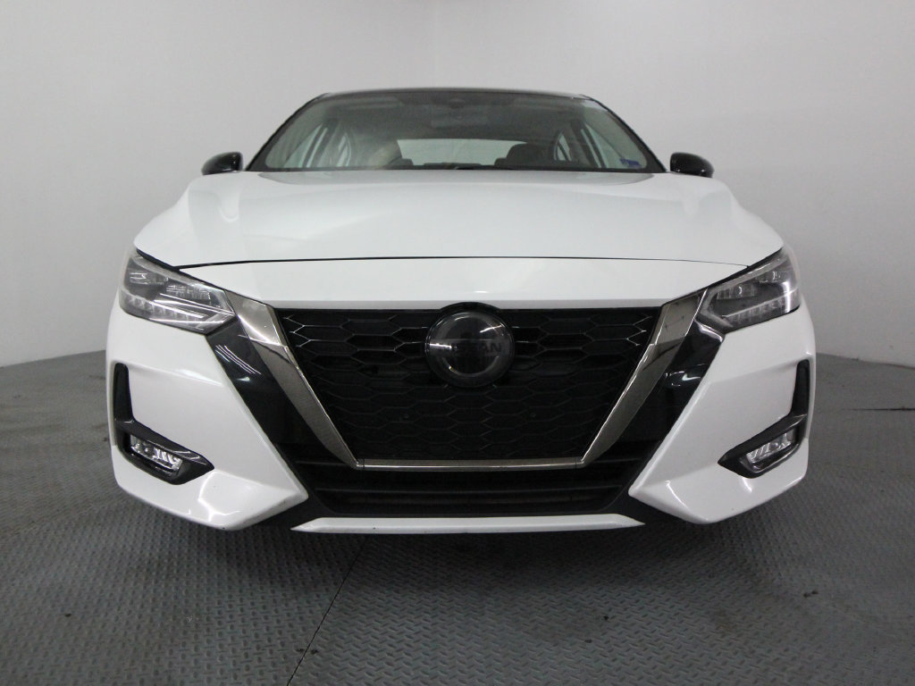 Used 2022 Nissan Sentra SR w/ SR Premium Package FWD image 2
