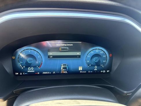 Certified 2025 Ford Escape Platinum AWD/4WD image 36