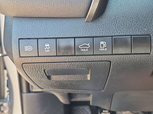 Used 2022 Toyota Camry SE FWD image 24