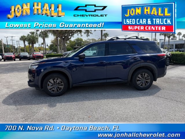 Used 2022 Nissan Pathfinder SV w/ SV Premium Package FWD image 3