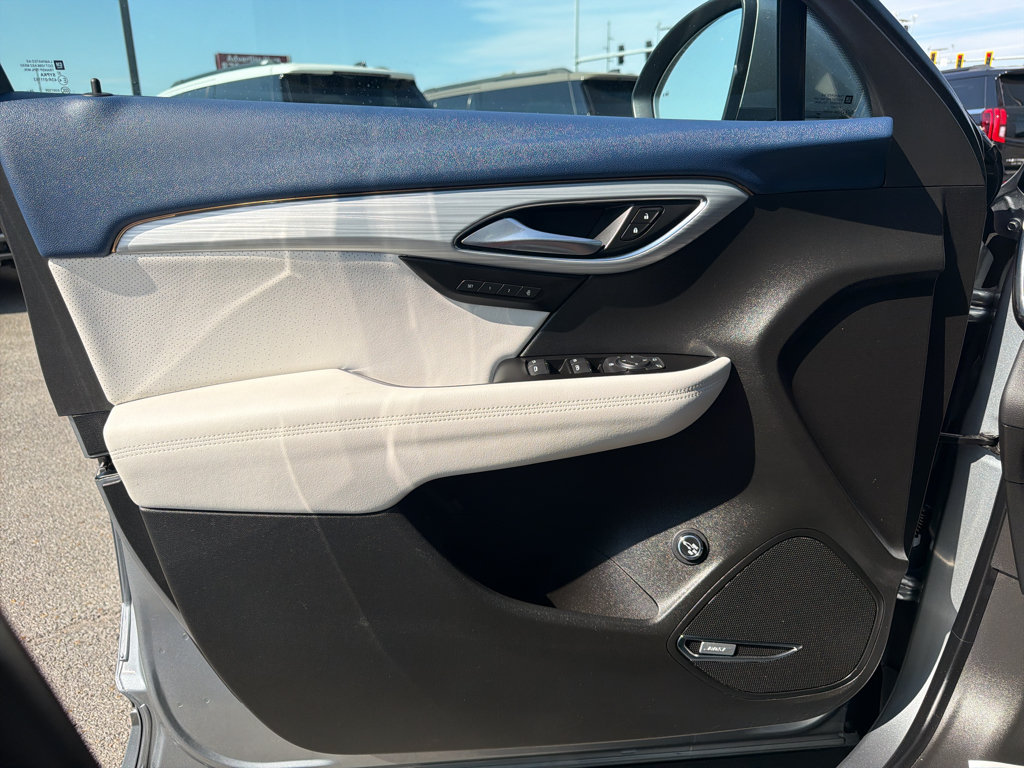 Used 2025 Buick Envision Avenir AWD/4WD image 40