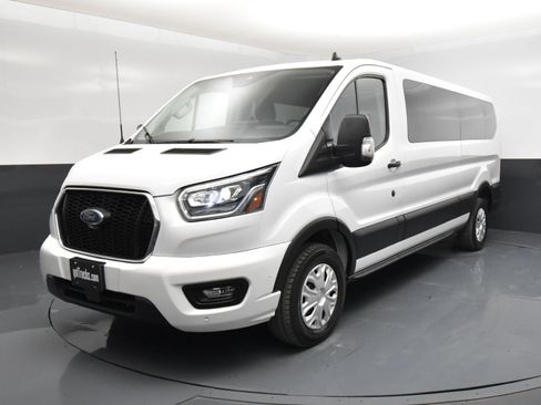 Used 2023 Ford Transit 350 XLT image 2