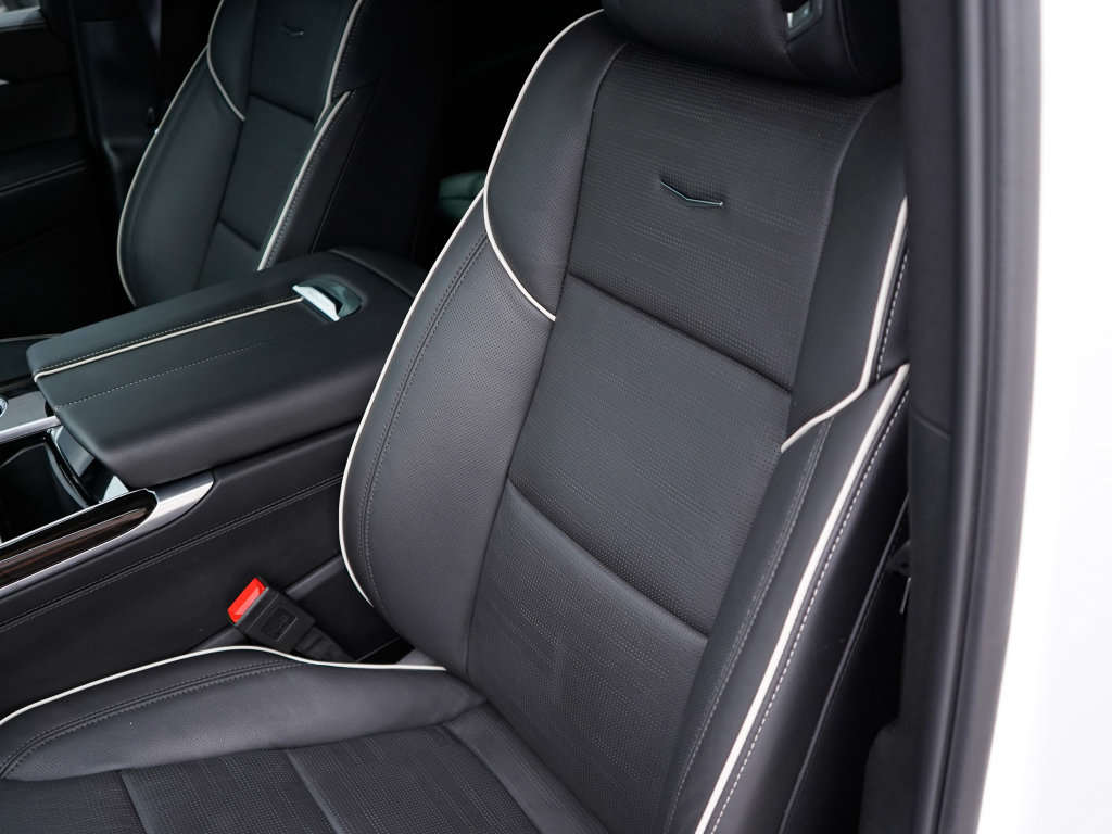 Used 2025 Cadillac Escalade ESV Premium Luxury w/ LPO, Floor Liner Package AWD/4WD image 27