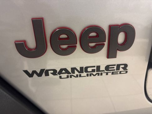 Used 2022 Jeep Wrangler Unlimited Rubicon w/ Steel Bumper Group AWD/4WD image 6