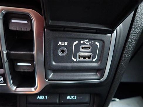 New 2025 Jeep Gladiator Sport image 18