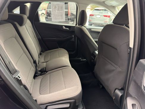 Used 2021 Ford Escape SE image 10