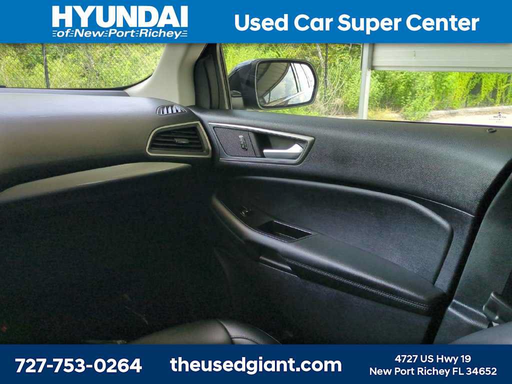 Used 2019 Ford Edge SEL w/ Equipment Group 201A FWD image 4