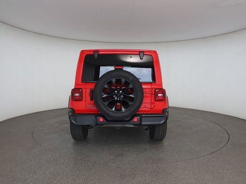 Used 2025 Jeep Wrangler Unlimited Sahara w/ Safety Group AWD/4WD image 18