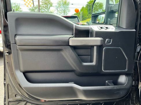 Used 2018 Ford F150 Platinum w/ Equipment Group 701A Luxury AWD/4WD image 12