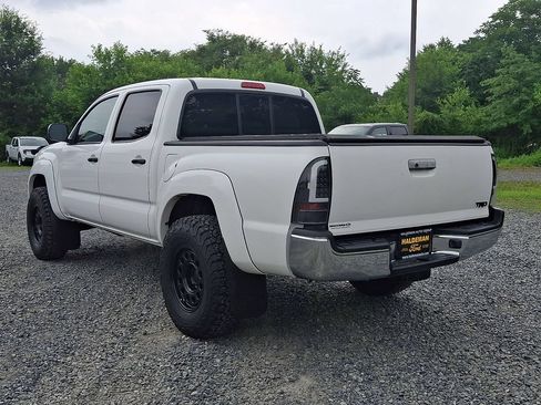 Used 2011 Toyota Tacoma 4x4 Double Cab w/ SR5 Pkg #2 image 5