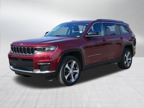 Used 2023 Jeep Grand Cherokee L Limited image 3