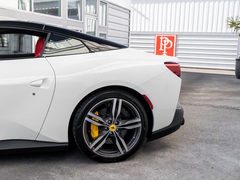 Used 2019 Ferrari Portofino RWD image 5