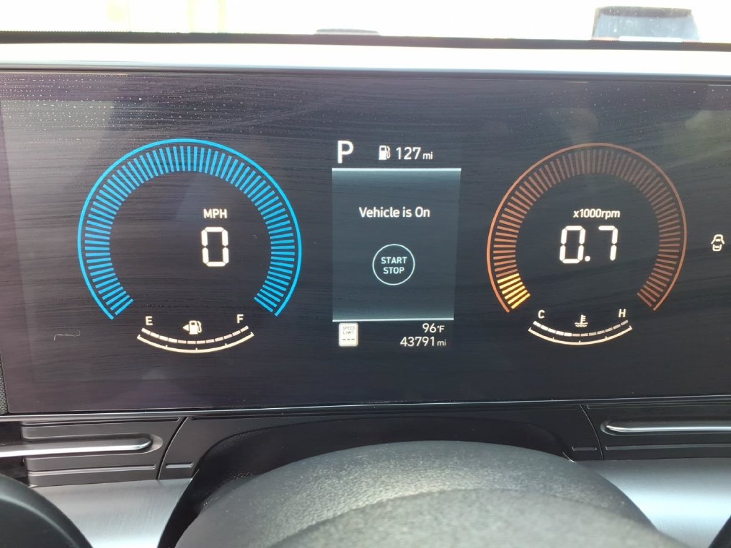 Used 2025 Hyundai Kona SEL FWD image 12