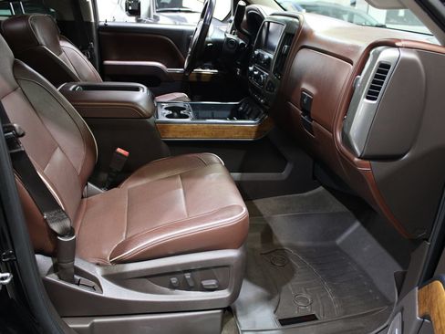 Used 2015 Chevrolet Silverado 1500 High Country w/ High Country Premium Package AWD/4WD image 20