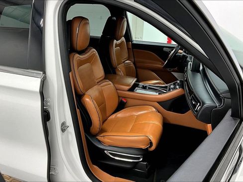 Used 2020 Lincoln Aviator Black Label Grand Touring w/ Class IV Trailer Tow Package image 10