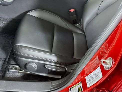 Used 2022 MAZDA MAZDA3 s FWD image 24