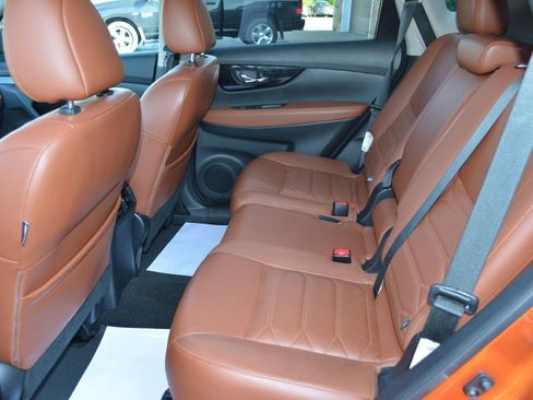 Used 2017 Nissan Rogue SL w/ SL Premium Package AWD/4WD image 11