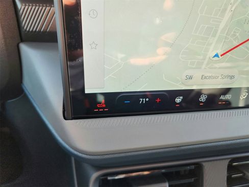 New 2025 Ford Maverick Lariat w/ Black Appearance Package image 18