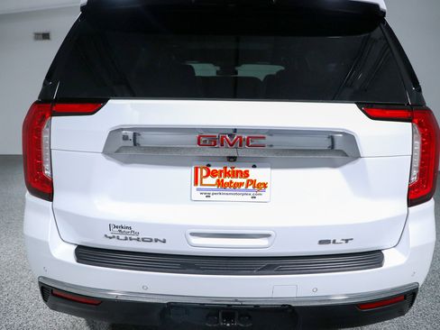 Used 2023 GMC Yukon SLT w/ SLT Luxury Package RWD image 8