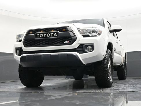 Used 2019 Toyota Tacoma SR5 image 27