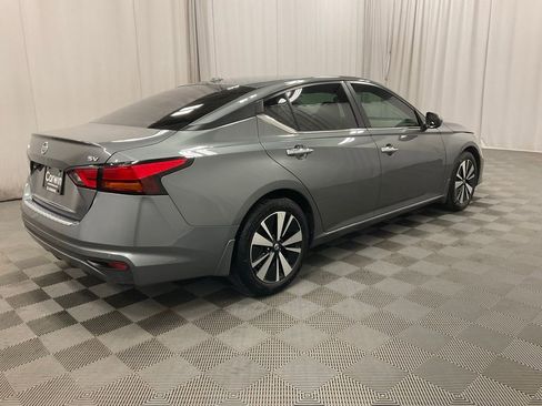 Used 2021 Nissan Altima 2.5 SV image 3