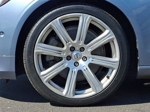 Used 2017 Volvo S90 T6 Inscription w/ Vision Package image 8