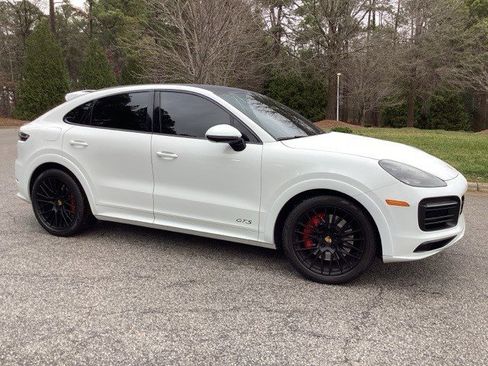 Used 2021 Porsche Cayenne GTS image 2