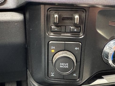 Used 2025 Ford F250 Platinum AWD/4WD image 22