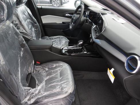 New 2026 Chevrolet Trax LT w/ Driver Confidence Package image 12