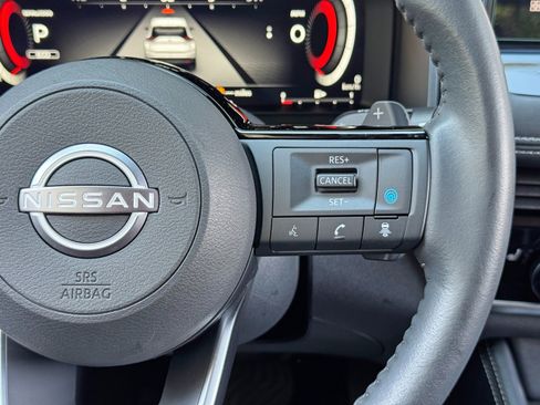 Used 2024 Nissan Rogue Platinum FWD image 21