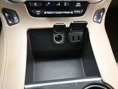 Used 2019 GMC Yukon SLT AWD/4WD image 16