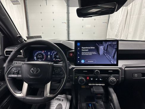 Used 2025 Toyota 4Runner TRD Off-Road Premium image 17