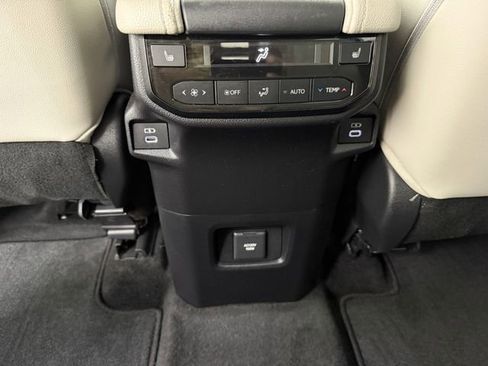 Used 2024 Toyota Grand Highlander FWD image 33