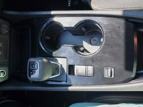 Used 2022 Nissan Rogue SV image 18