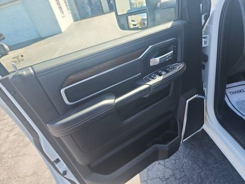Used 2024 RAM 2500 Laramie AWD/4WD image 17