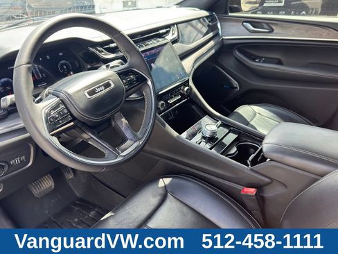 Used 2023 Jeep Grand Cherokee Overland AWD/4WD image 11