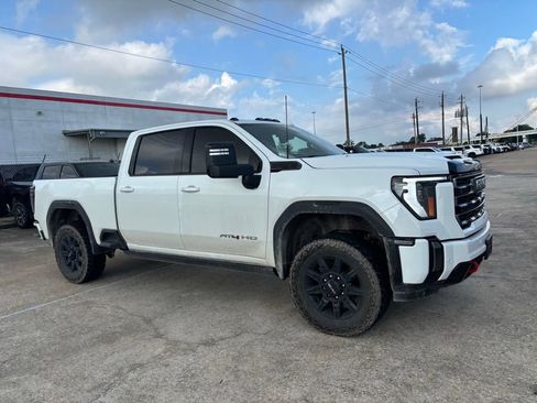 Used 2024 GMC Sierra 2500 AT4 w/ AT4 Premium Plus Package AWD/4WD image 4