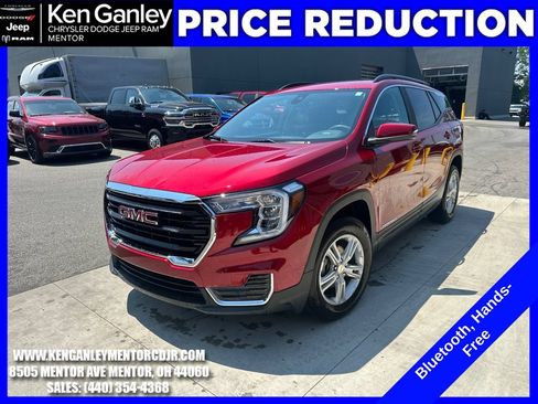 Used 2023 GMC Terrain SLE w/ Driver Convenience Package AWD/4WD image 3