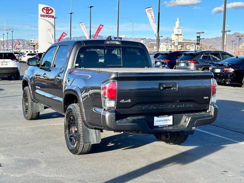 Used 2020 Toyota Tacoma Limited image 3