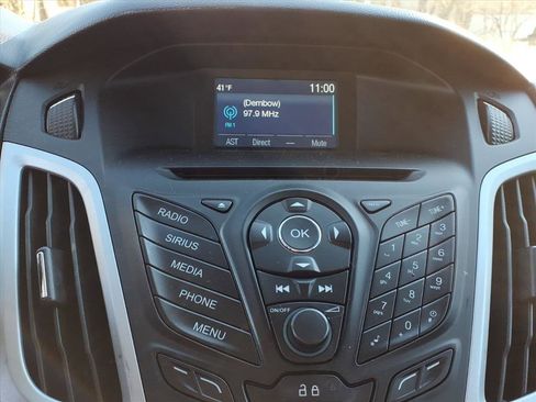 Used 2014 Ford Focus SE w/ Equipment Group 201A image 18