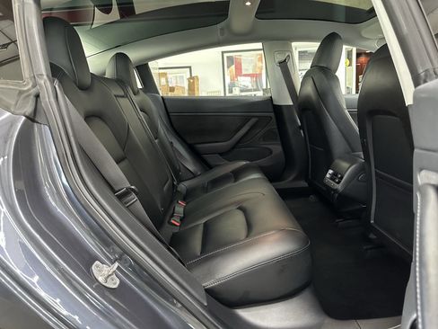 Used 2018 Tesla Model 3 image 15