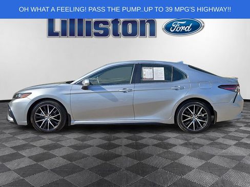 Used 2023 Toyota Camry SE FWD image 7