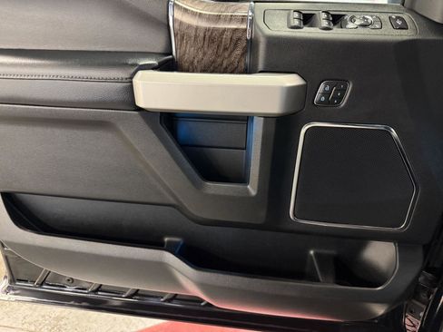 Used 2019 Ford F350 Lariat w/ Lariat Ultimate Package image 27