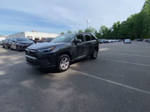 Used 2025 Toyota RAV4 XLE AWD/4WD image 7