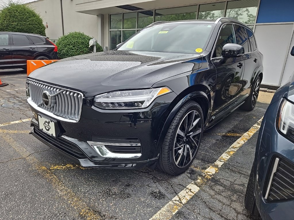 Used 2024 Volvo XC90 B6 Ultimate w/ Protection Package AWD/4WD image 2