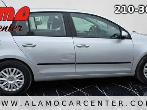Used 2013 Volkswagen Golf 4-Door FWD image 6